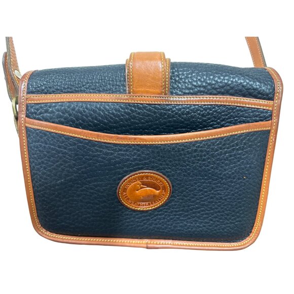 Elegant Black and Tan Leather Crossbody Bag - Picture 7 of 16